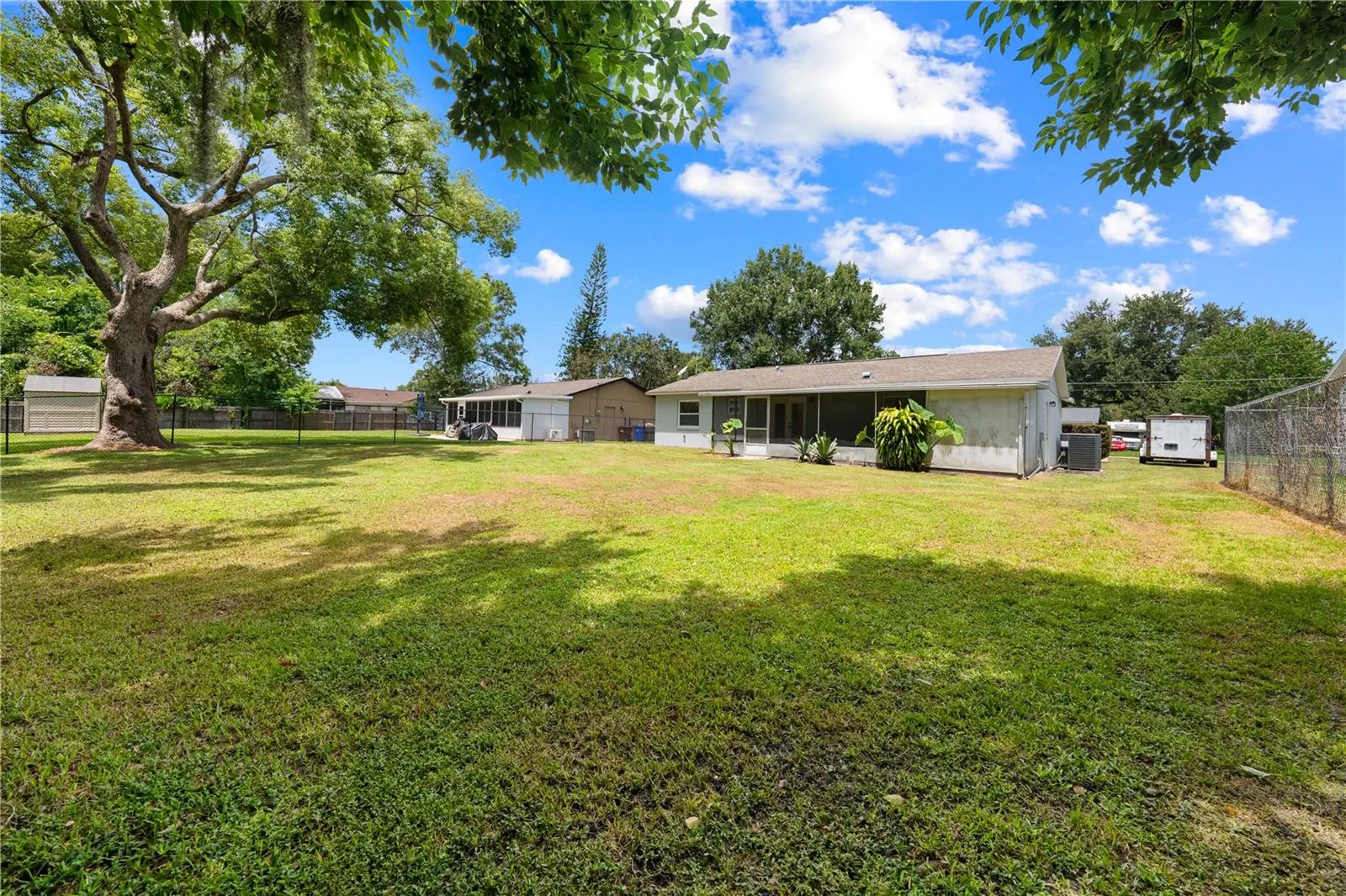 1722 WEST ACRES DR