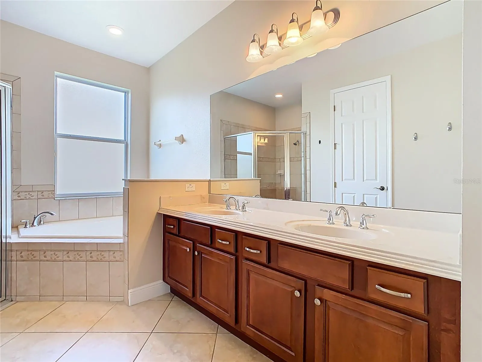 3811 GOLDEN KNOT DR