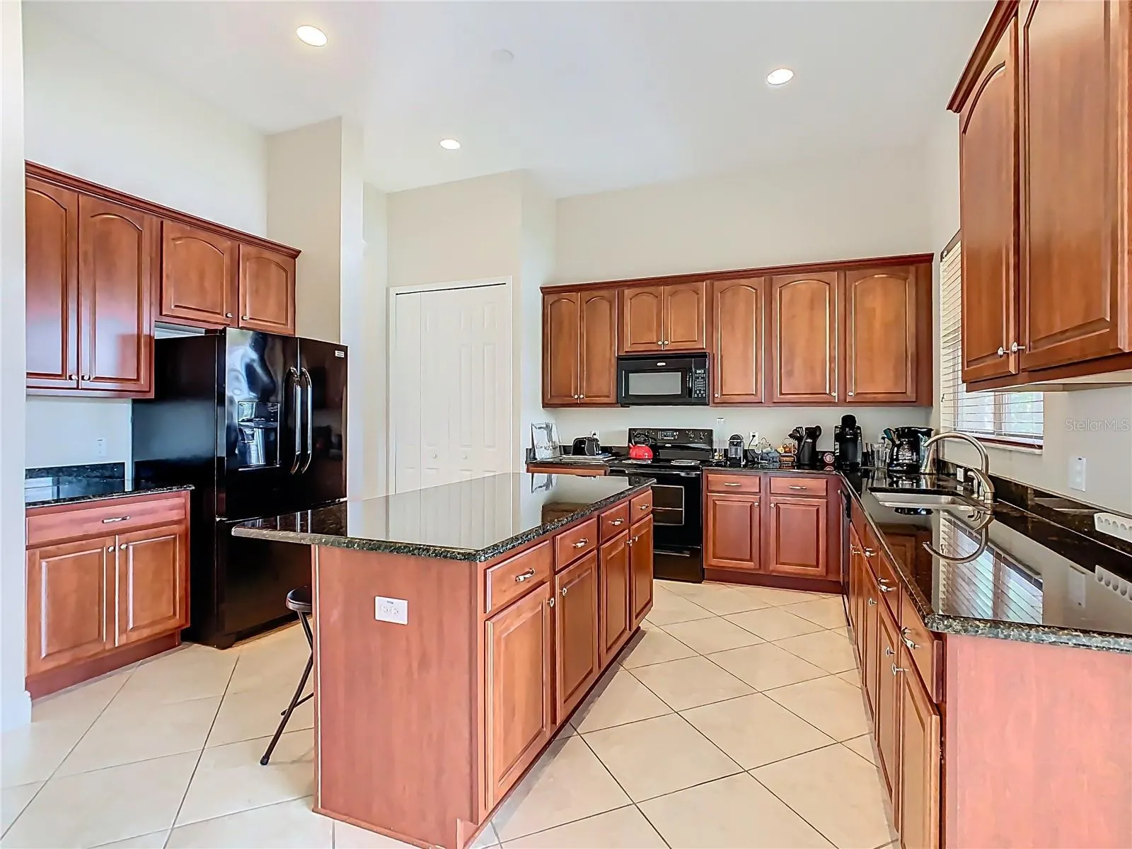 3811 GOLDEN KNOT DR