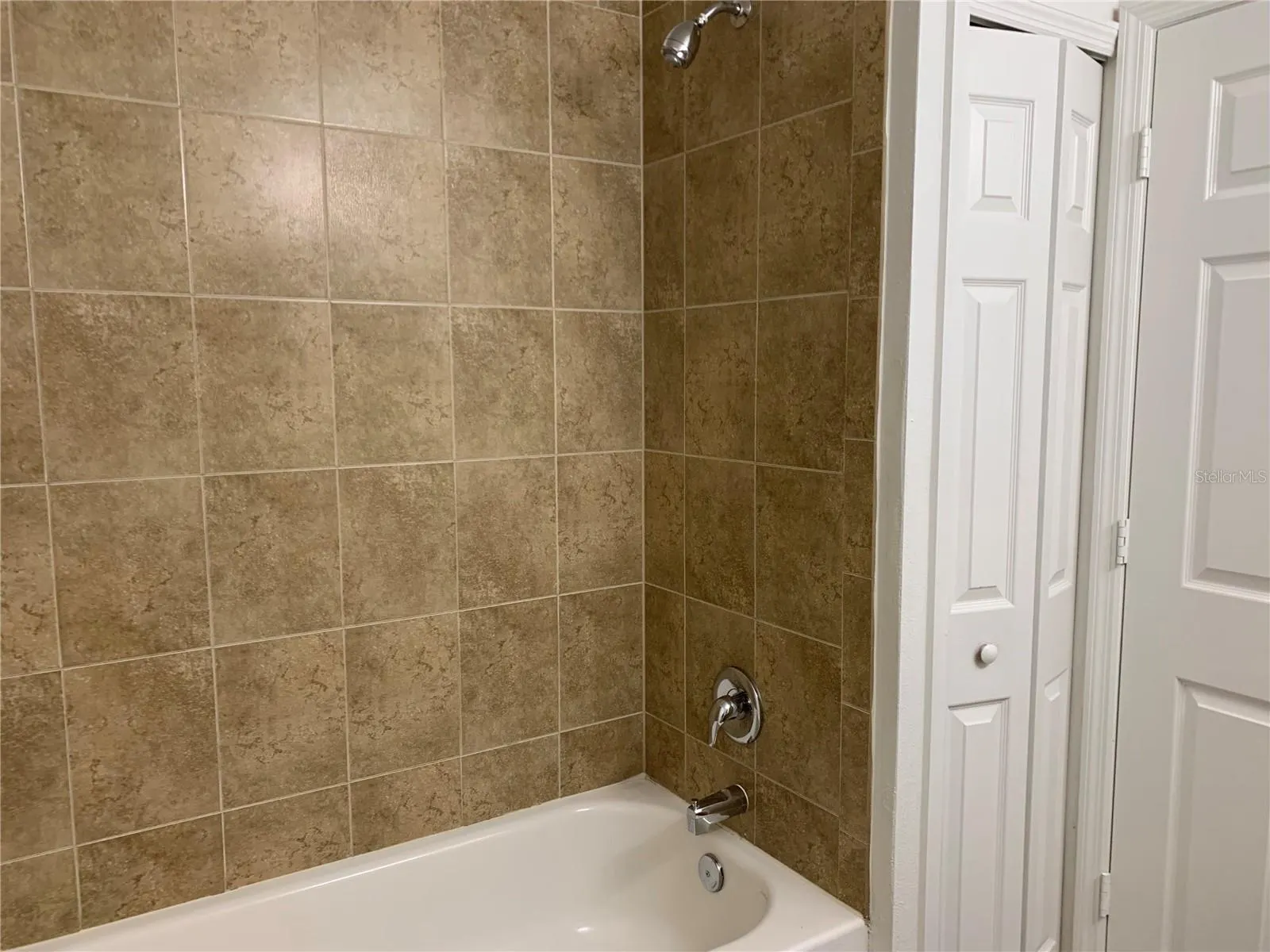 4804 EVERGLADES CIR