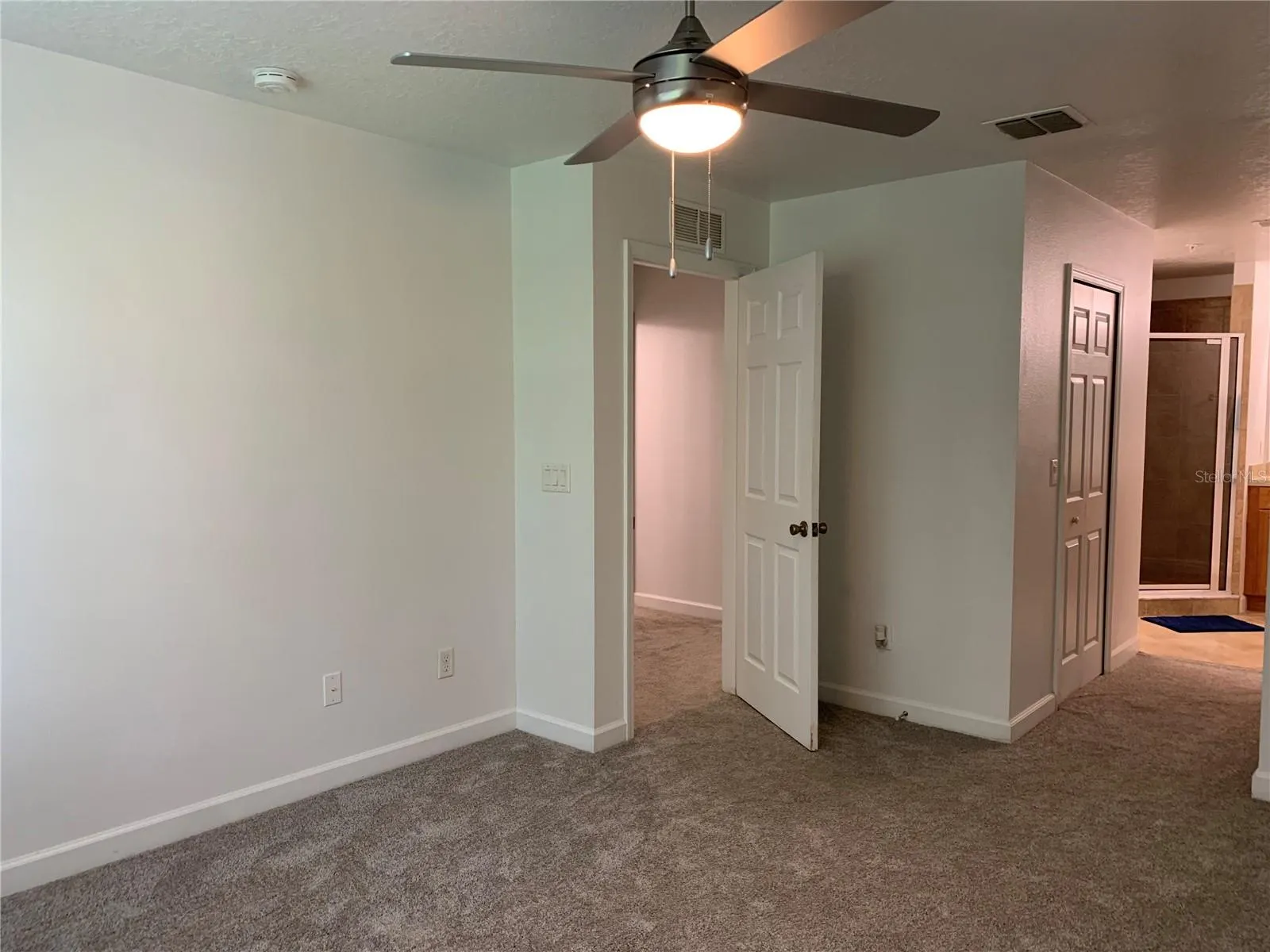 4804 EVERGLADES CIR