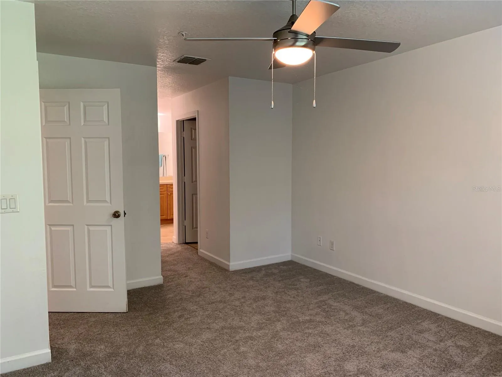 4804 EVERGLADES CIR