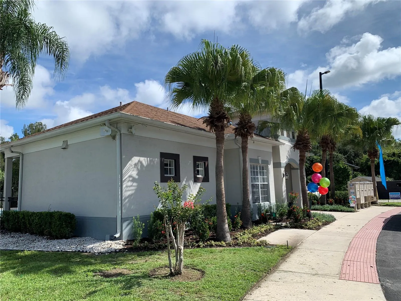 4804 EVERGLADES CIR
