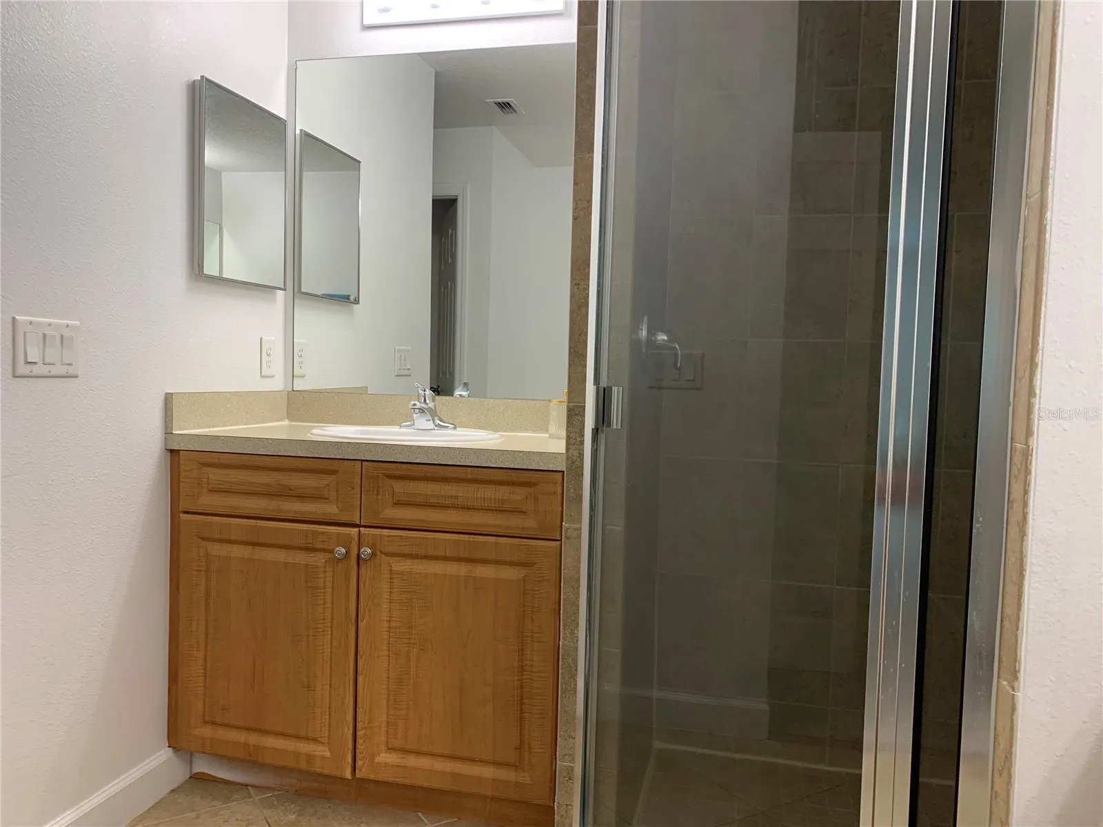 4804 EVERGLADES CIR