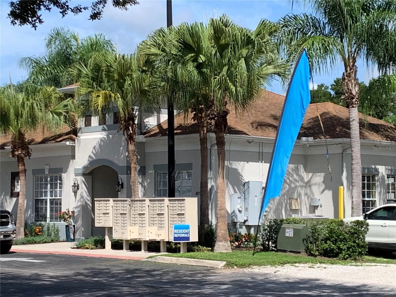 4804 EVERGLADES CIR