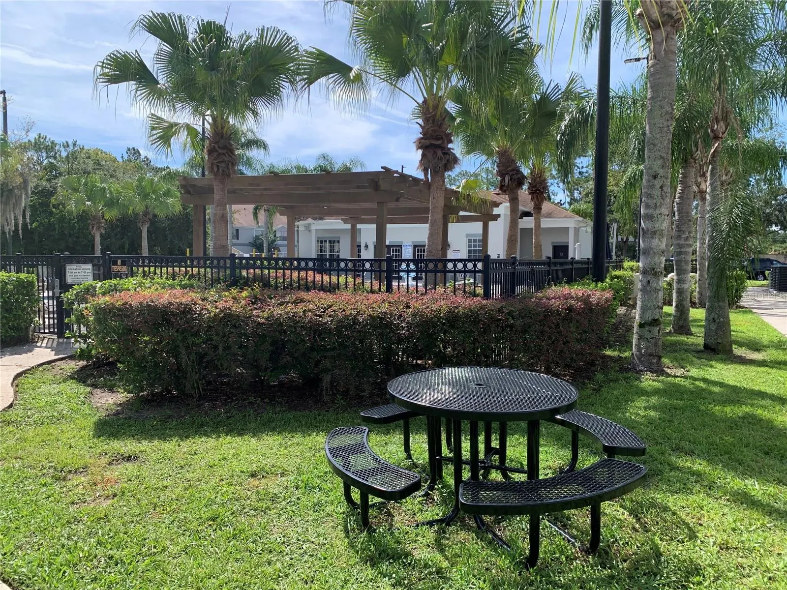 4804 EVERGLADES CIR
