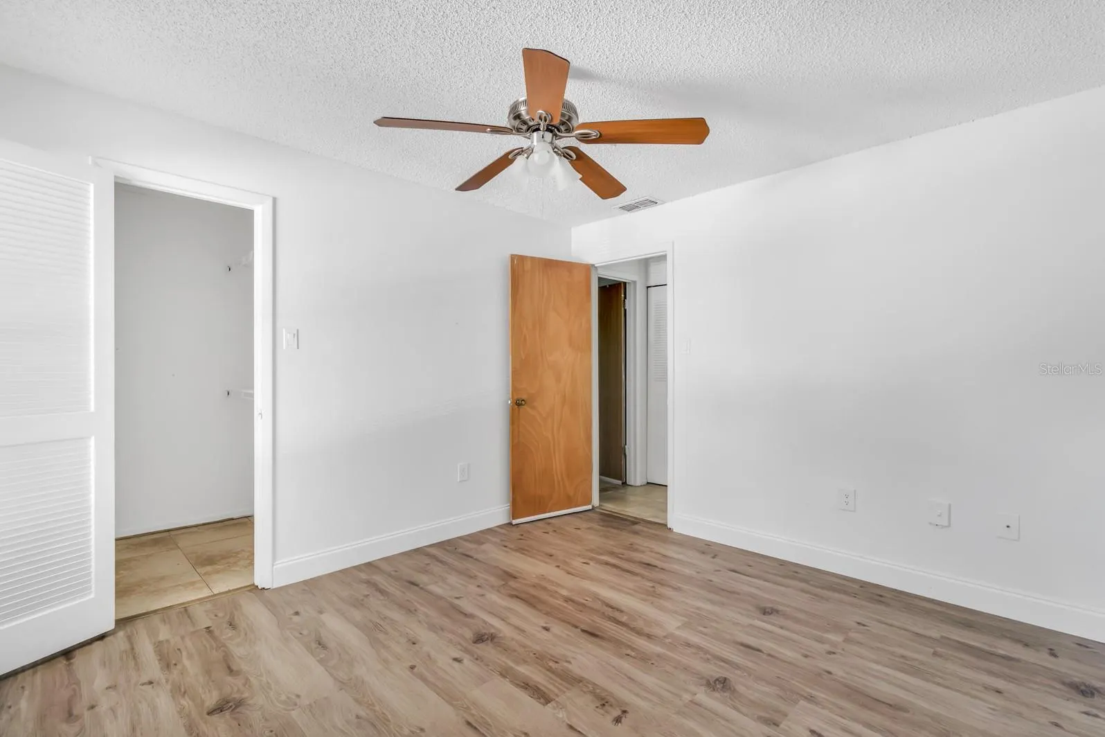 3827 BAY CLUB CIR #204, #204