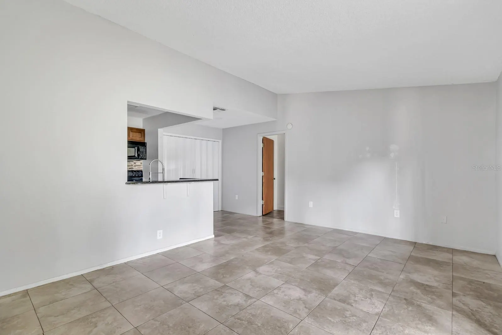 3827 BAY CLUB CIR #204, #204