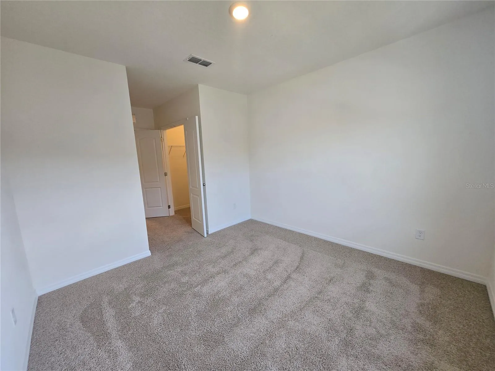 1261 YELLOW FINCH DR