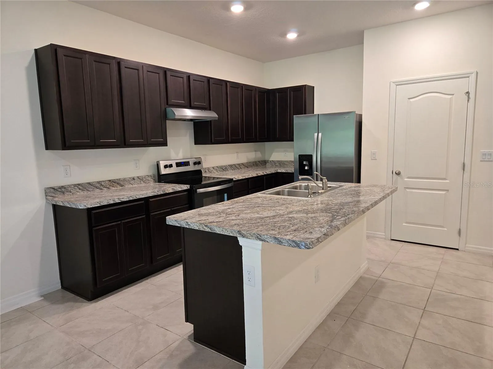 1261 YELLOW FINCH DR