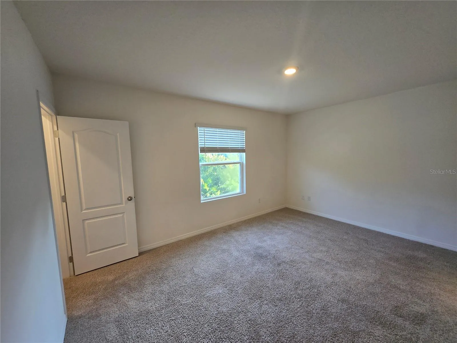 1261 YELLOW FINCH DR