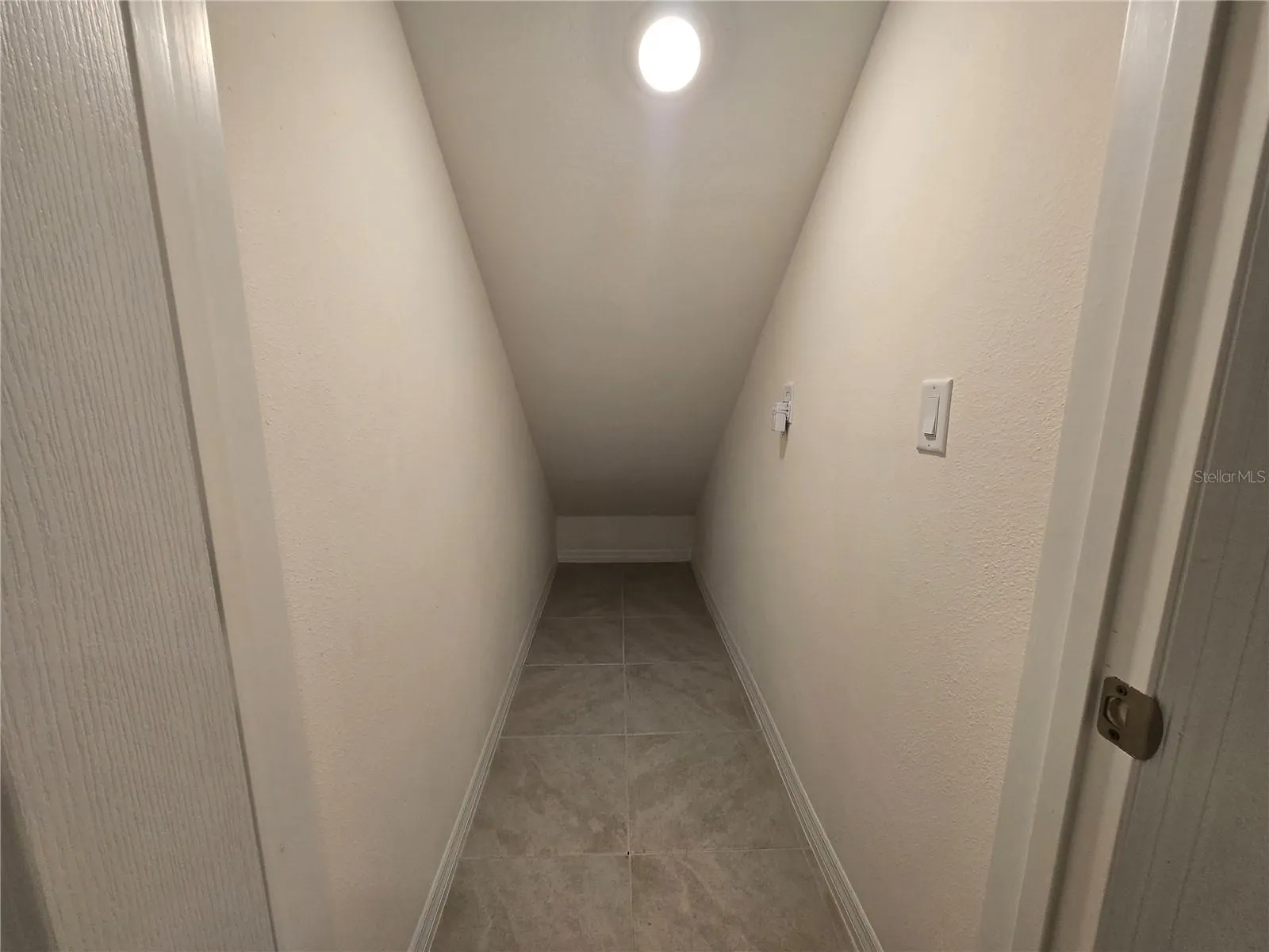 1261 YELLOW FINCH DR