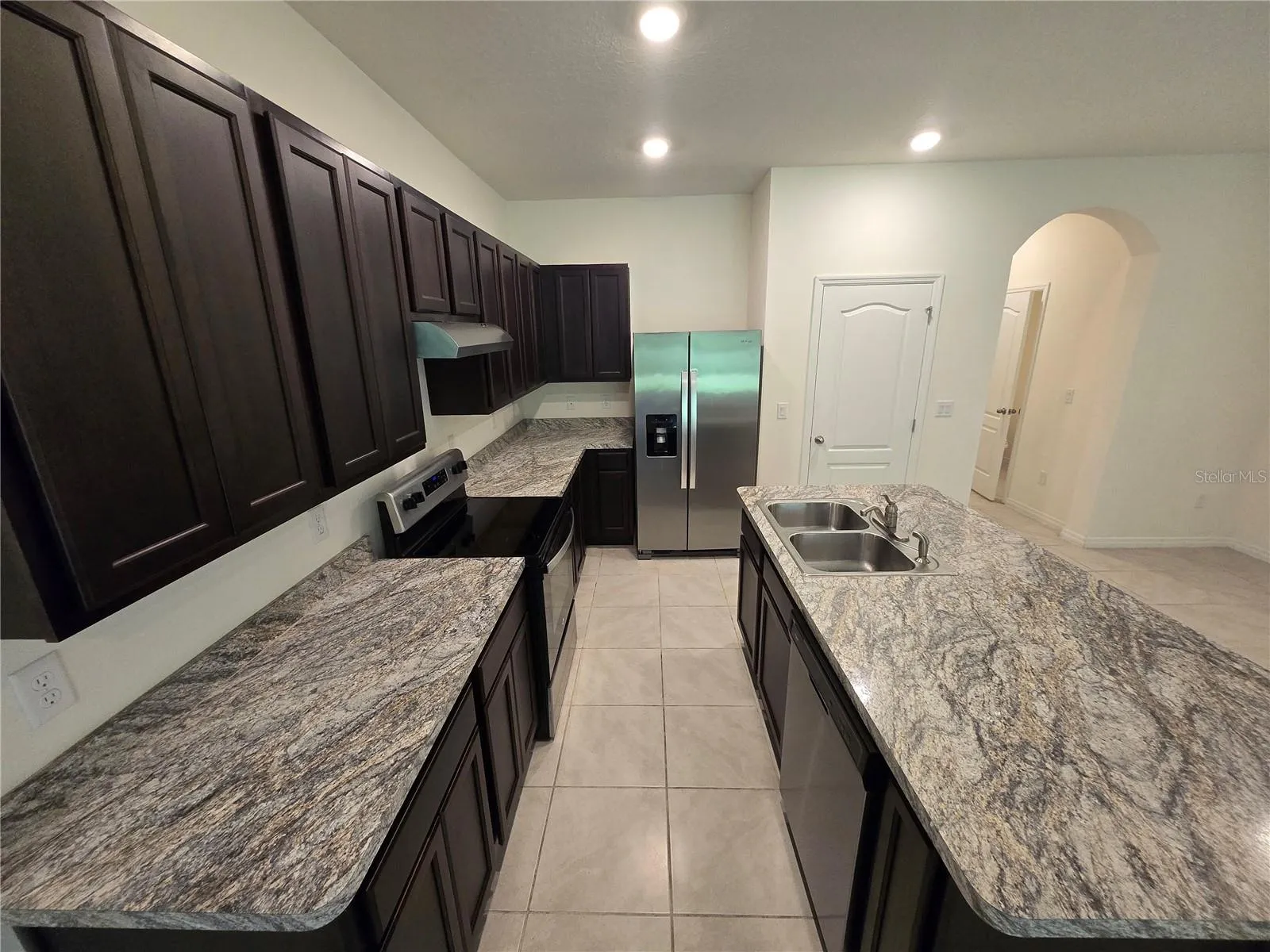 1261 YELLOW FINCH DR