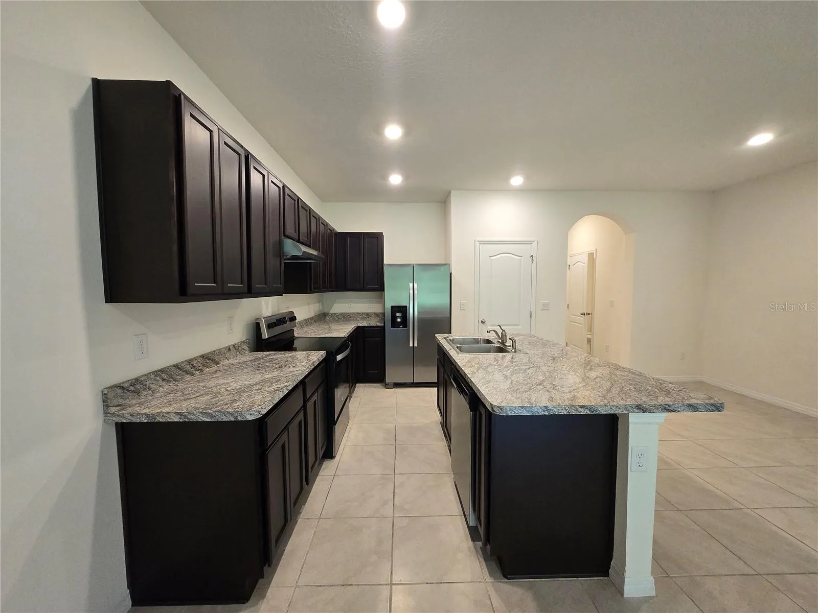 1261 YELLOW FINCH DR