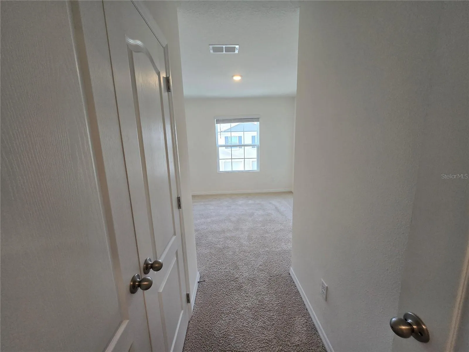 1261 YELLOW FINCH DR