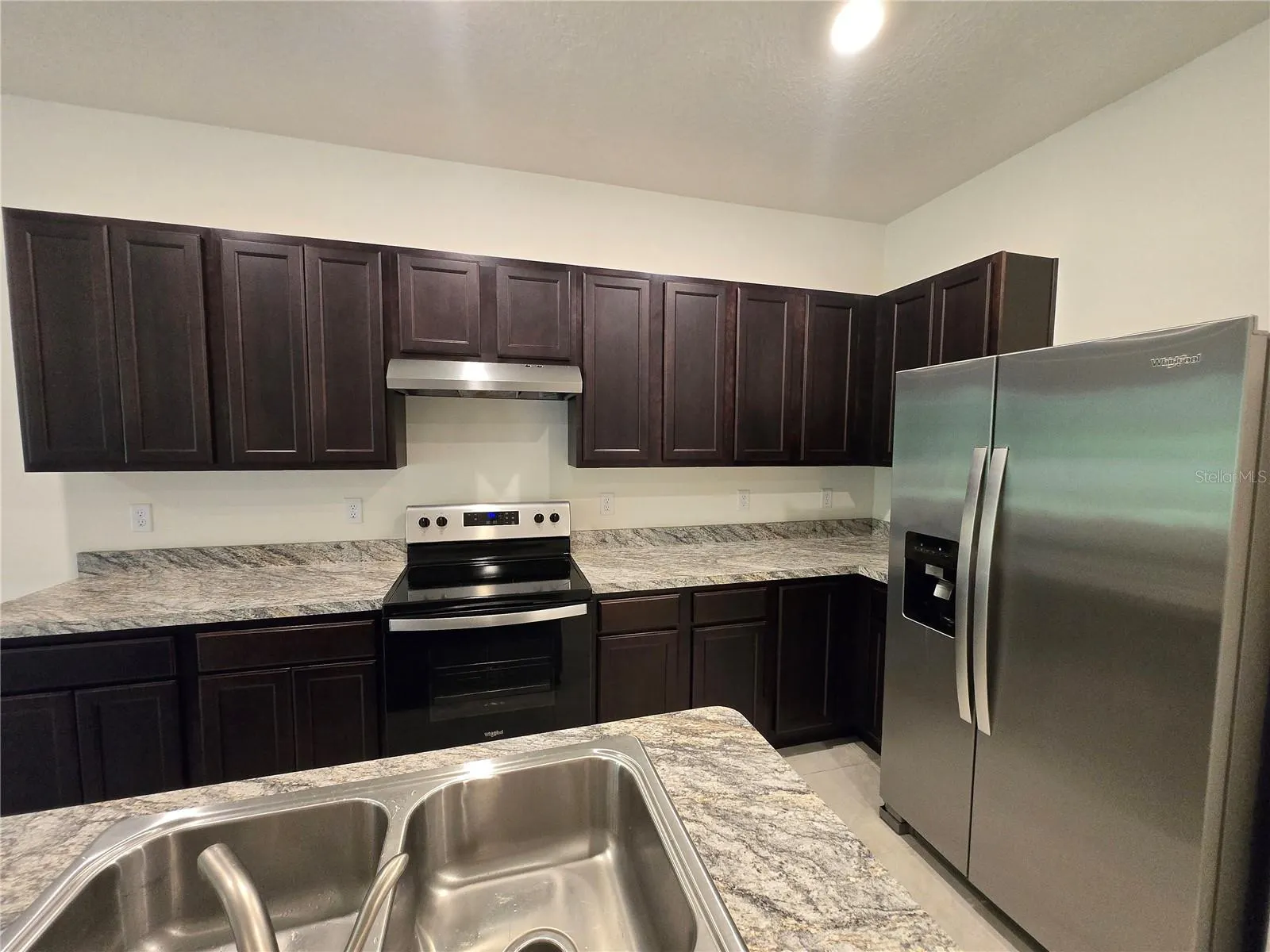 1261 YELLOW FINCH DR