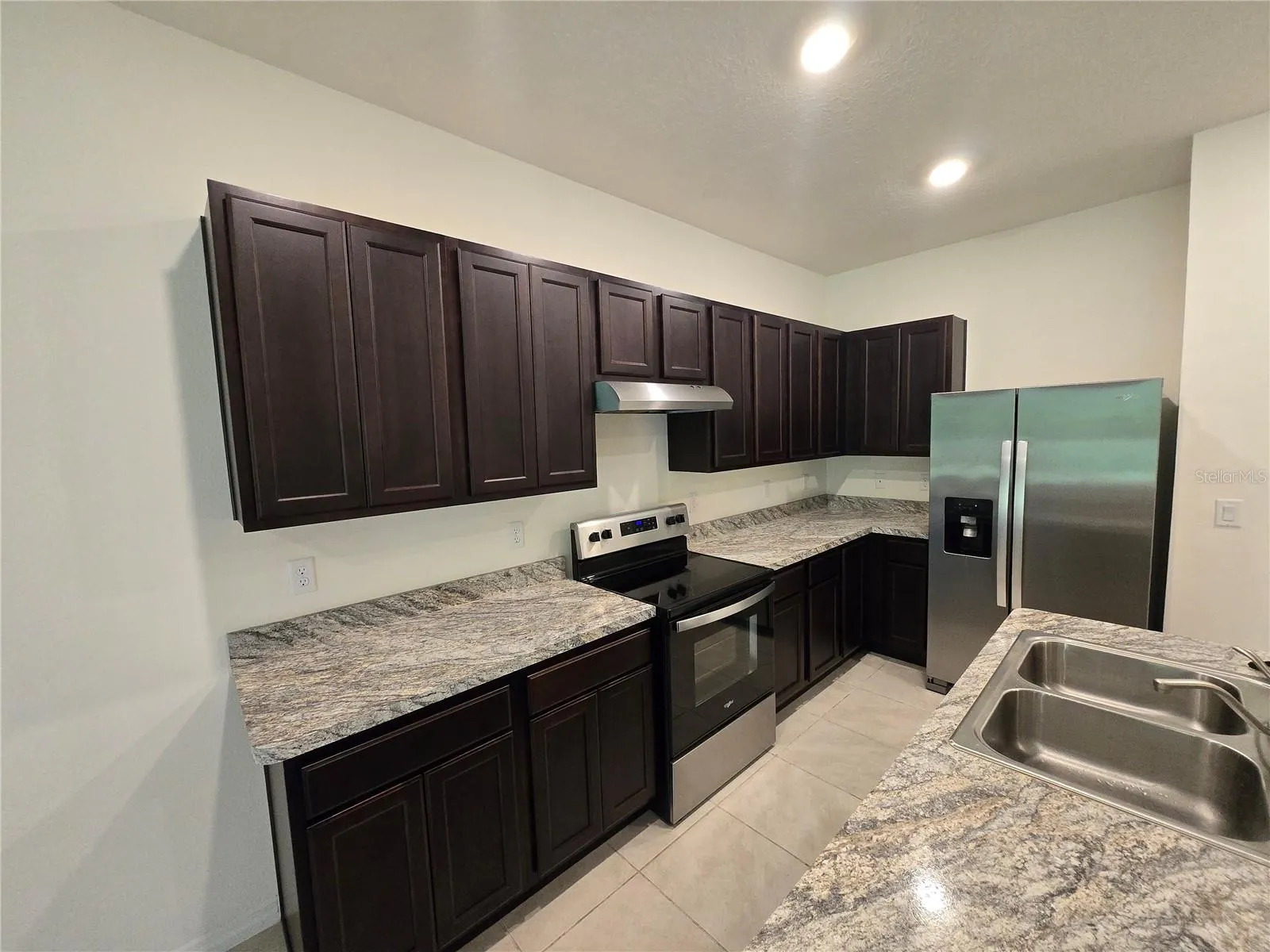 1261 YELLOW FINCH DR
