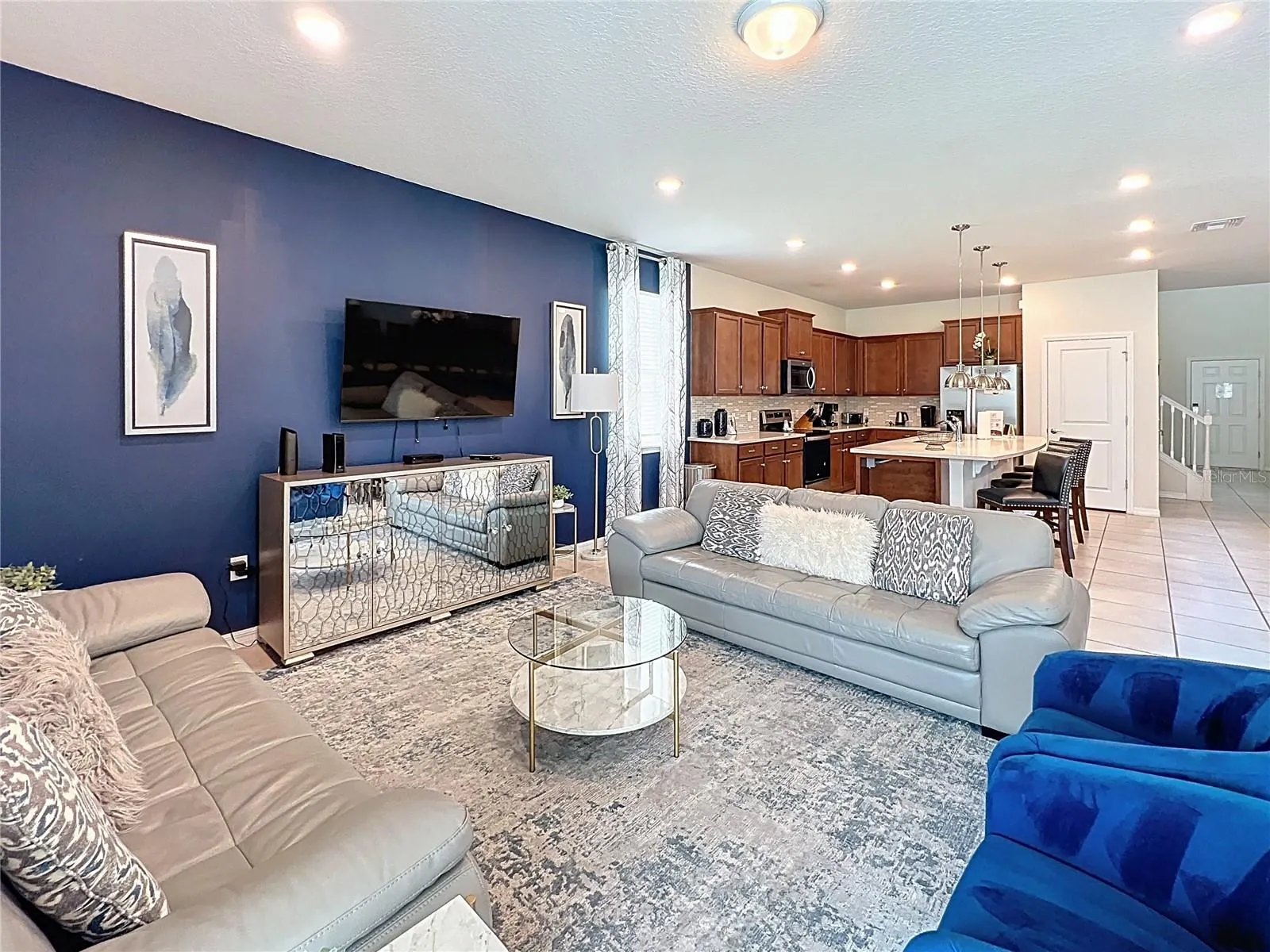 2290 LELANI CIR
