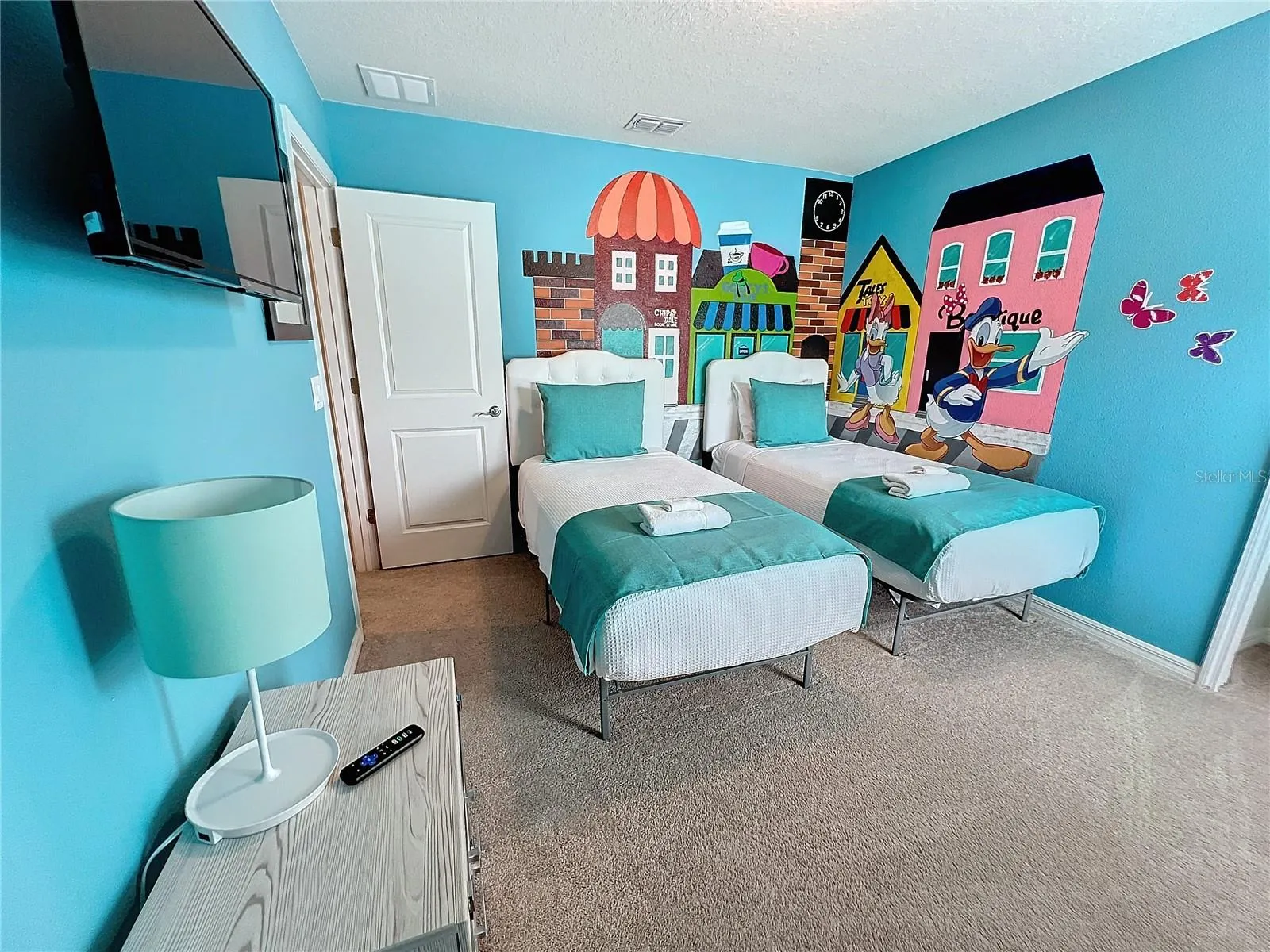 2290 LELANI CIR
