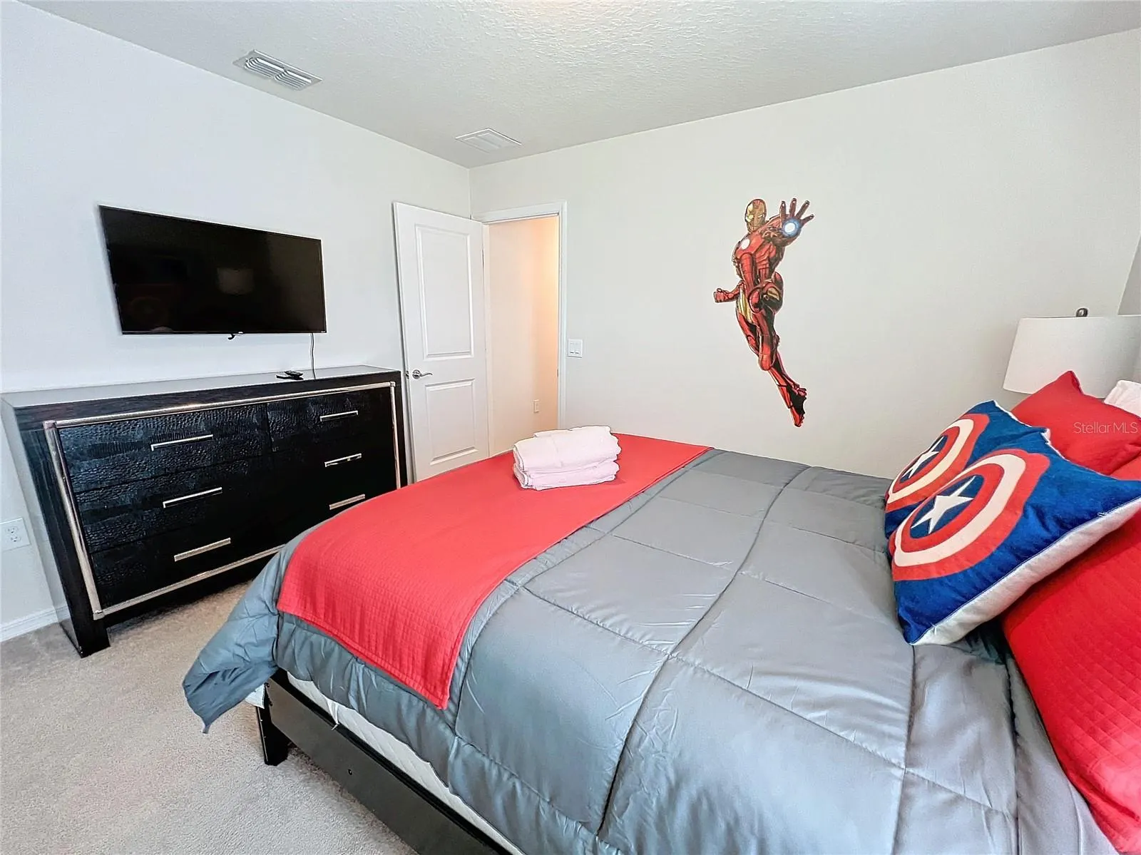 2290 LELANI CIR