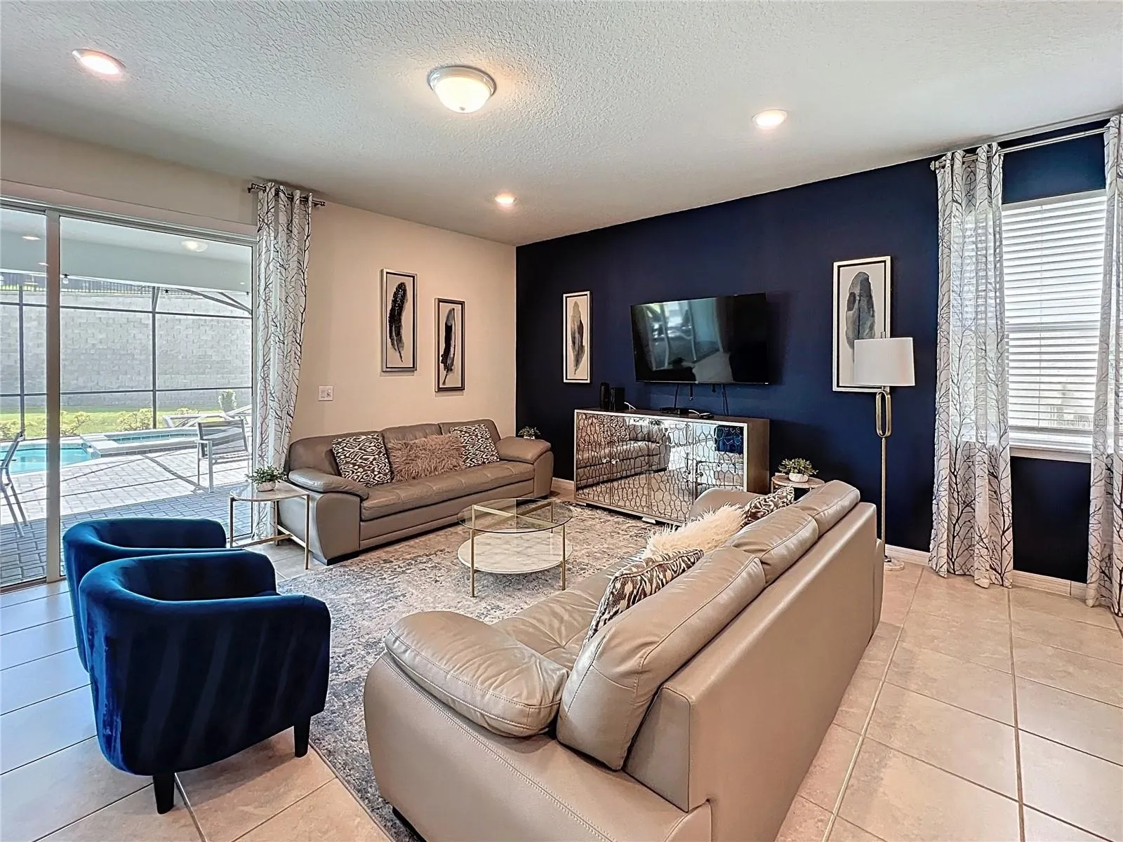 2290 LELANI CIR