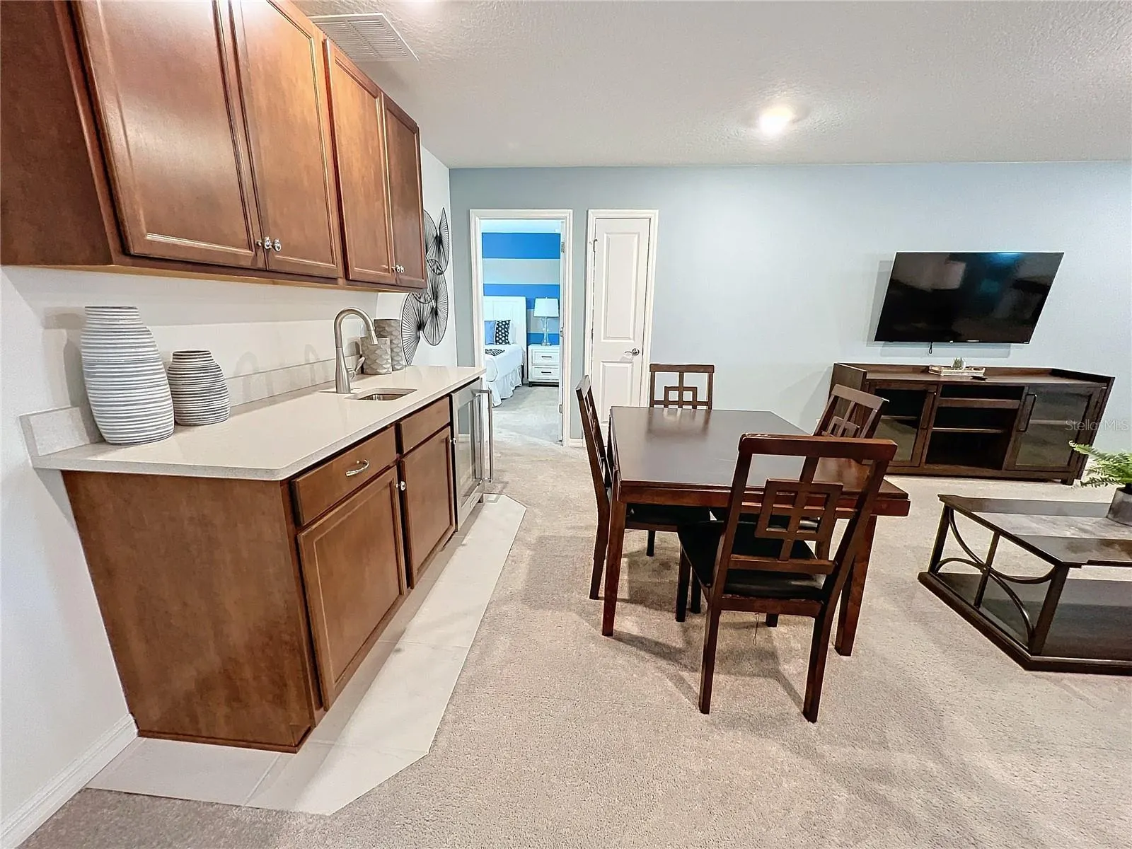 2290 LELANI CIR