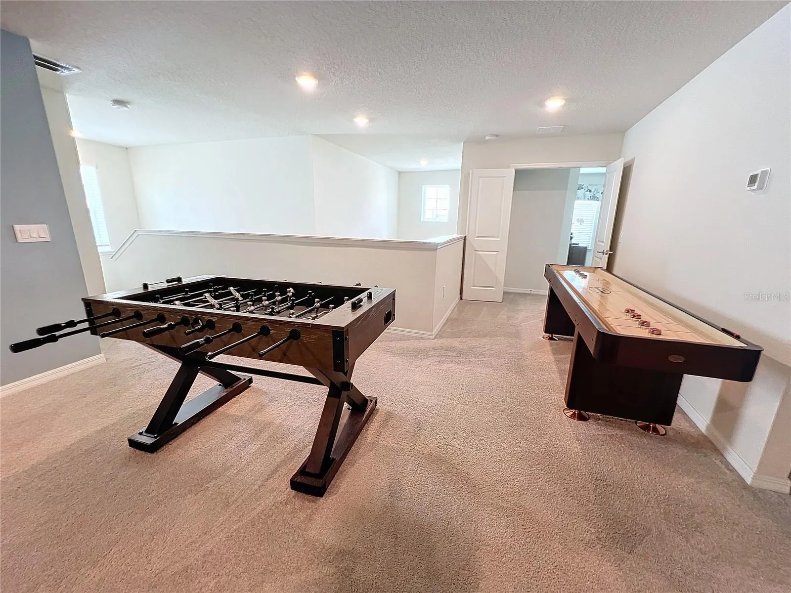 2290 LELANI CIR