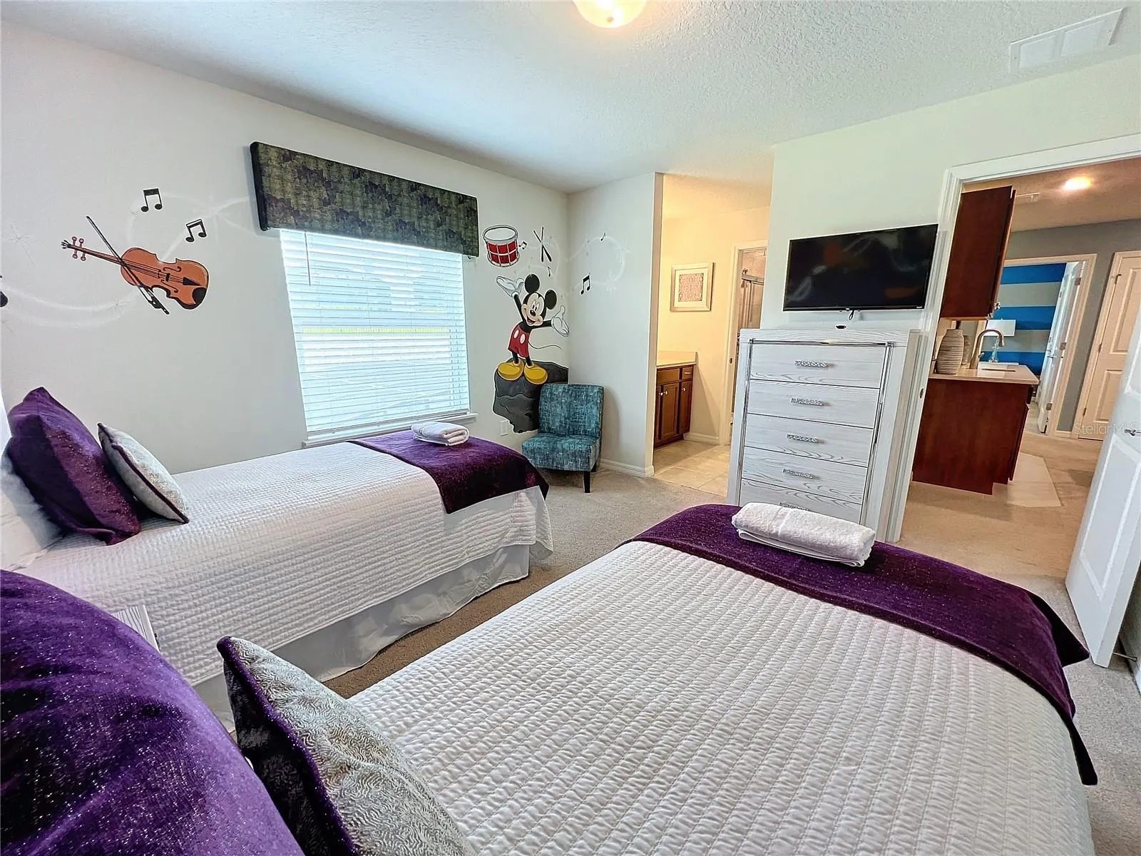 2290 LELANI CIR