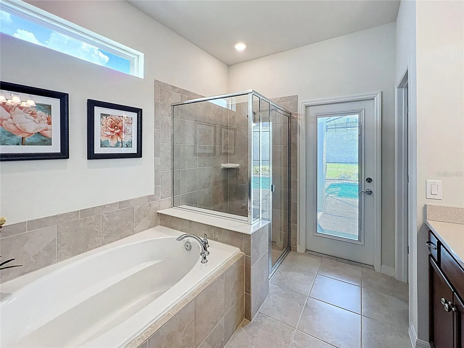 2290 LELANI CIR