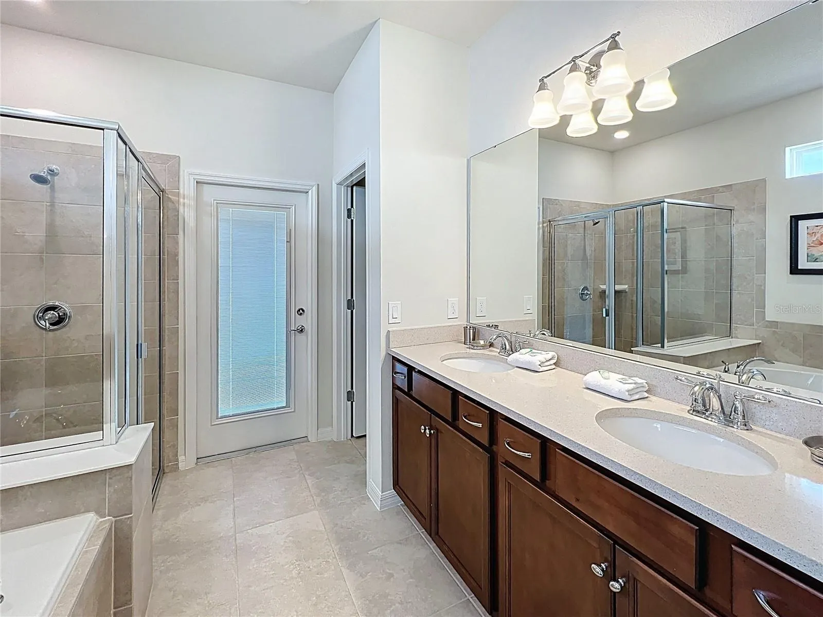 2290 LELANI CIR