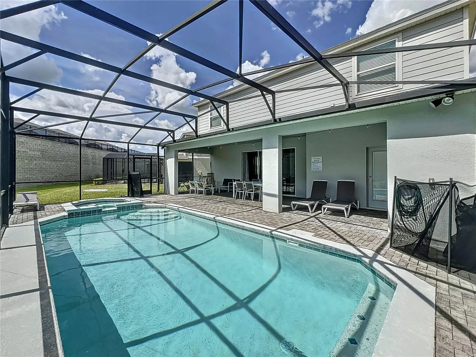 2290 LELANI CIR