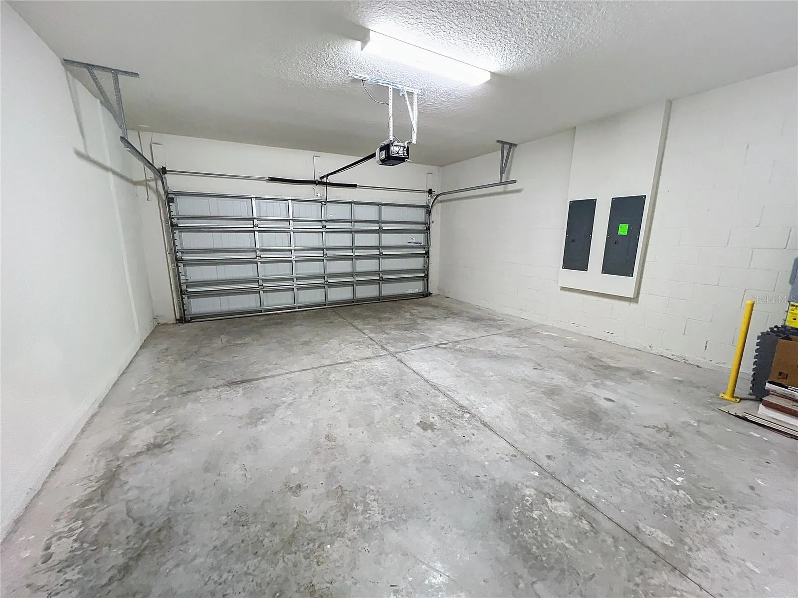 2290 LELANI CIR