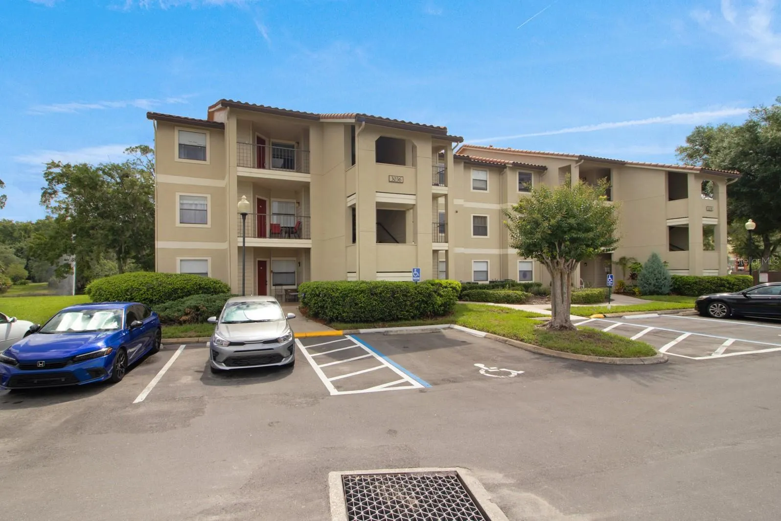 3036 PARKWAY BLVD #203, #203