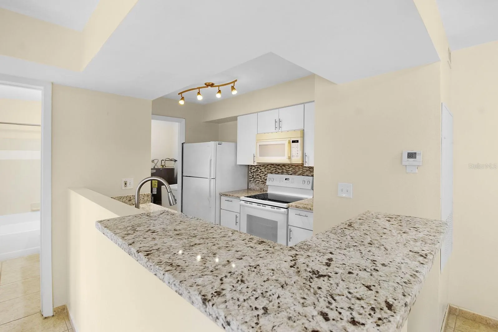 3036 PARKWAY BLVD #203, #203