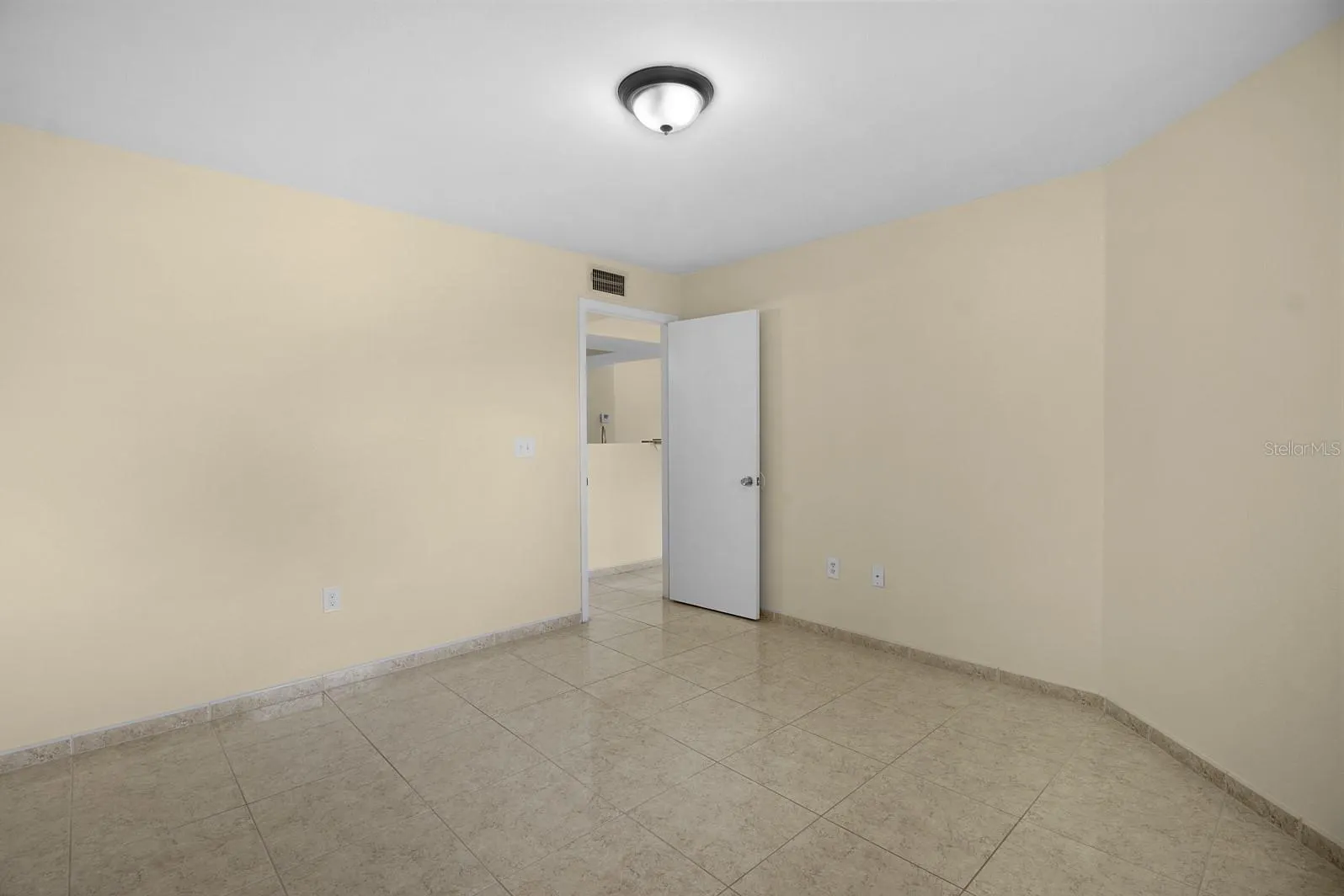 3036 PARKWAY BLVD #203, #203