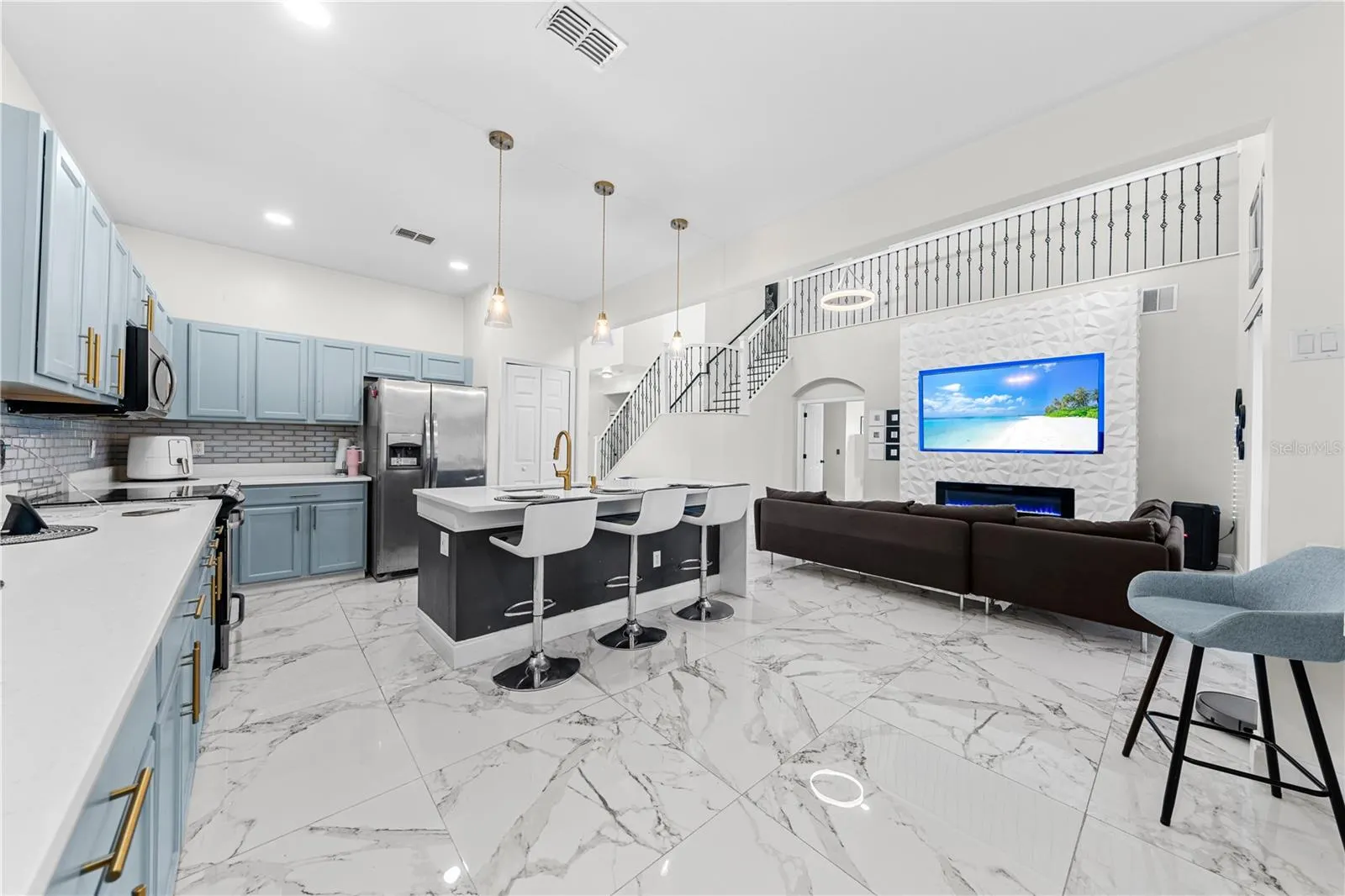 4301 PRESIDIO WAY