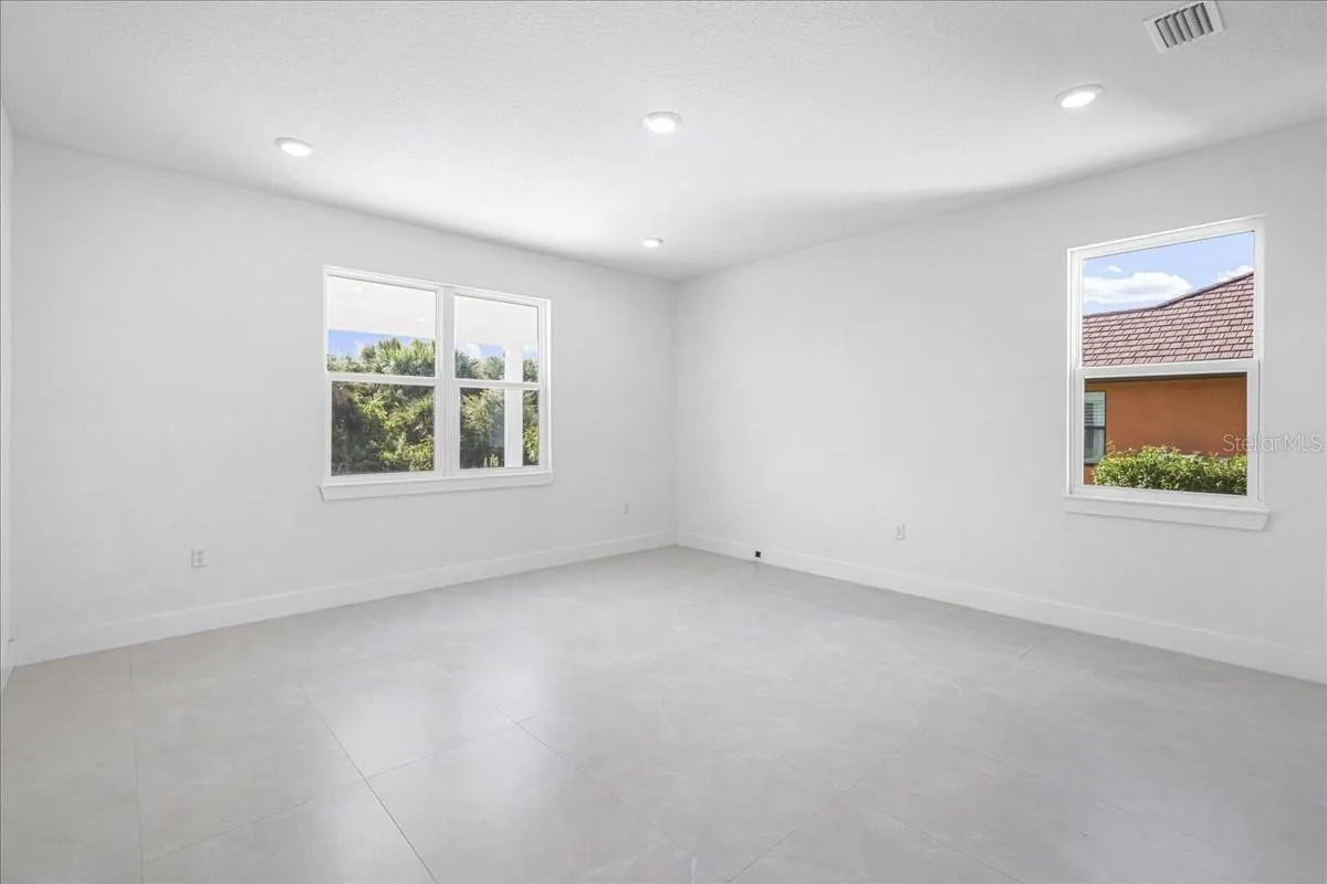 8181 TECUMSEH CIR