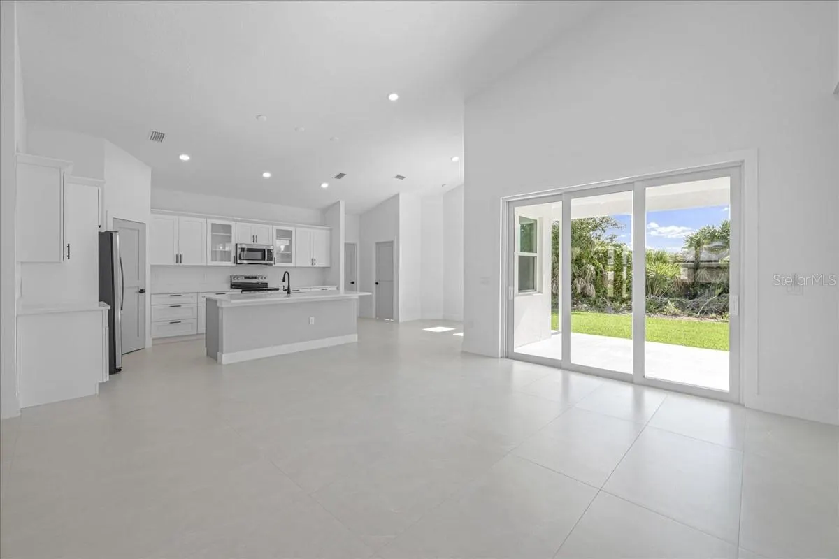 8181 TECUMSEH CIR