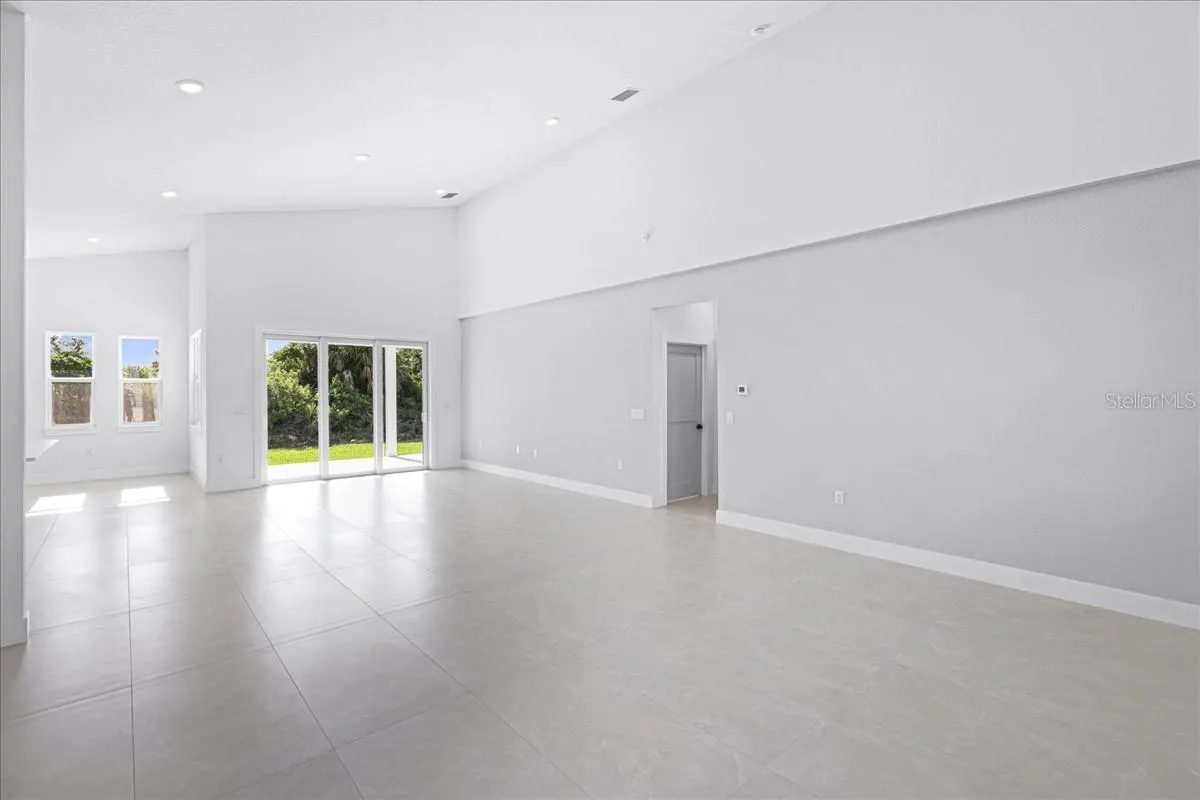 8181 TECUMSEH CIR