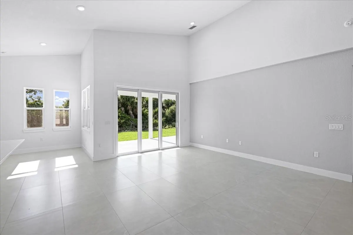 8181 TECUMSEH CIR