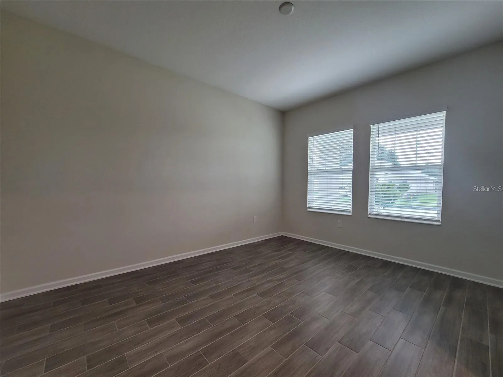 5579 BAKEWELL PL