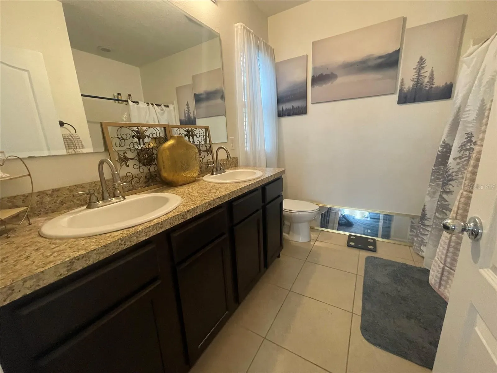 175 BELLA DR