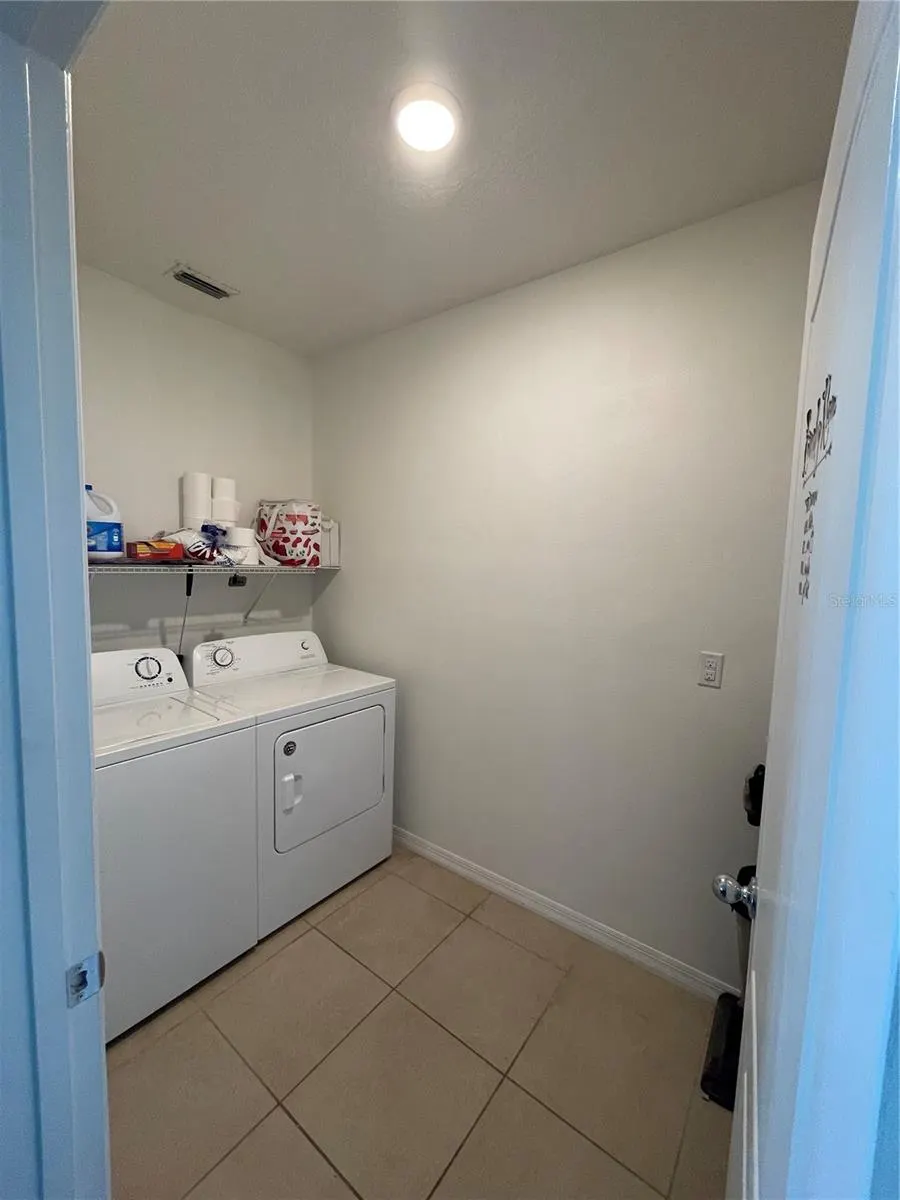 175 BELLA DR