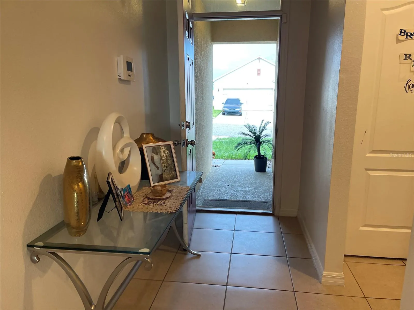 175 BELLA DR