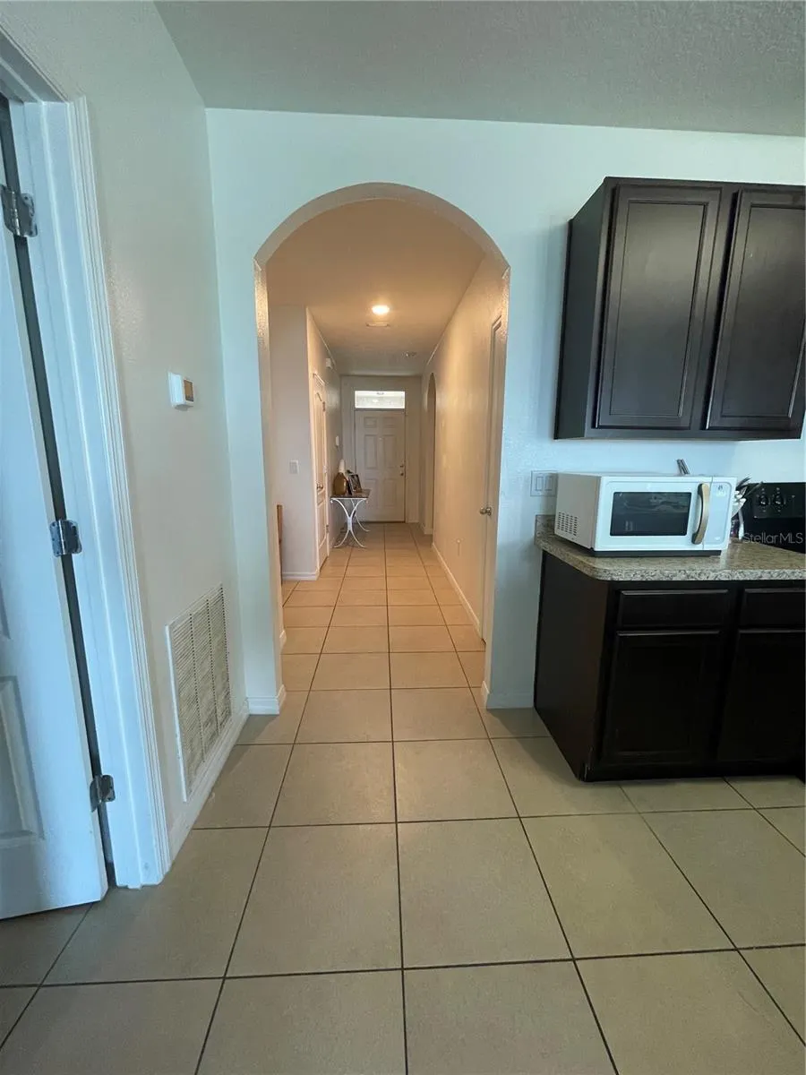 175 BELLA DR