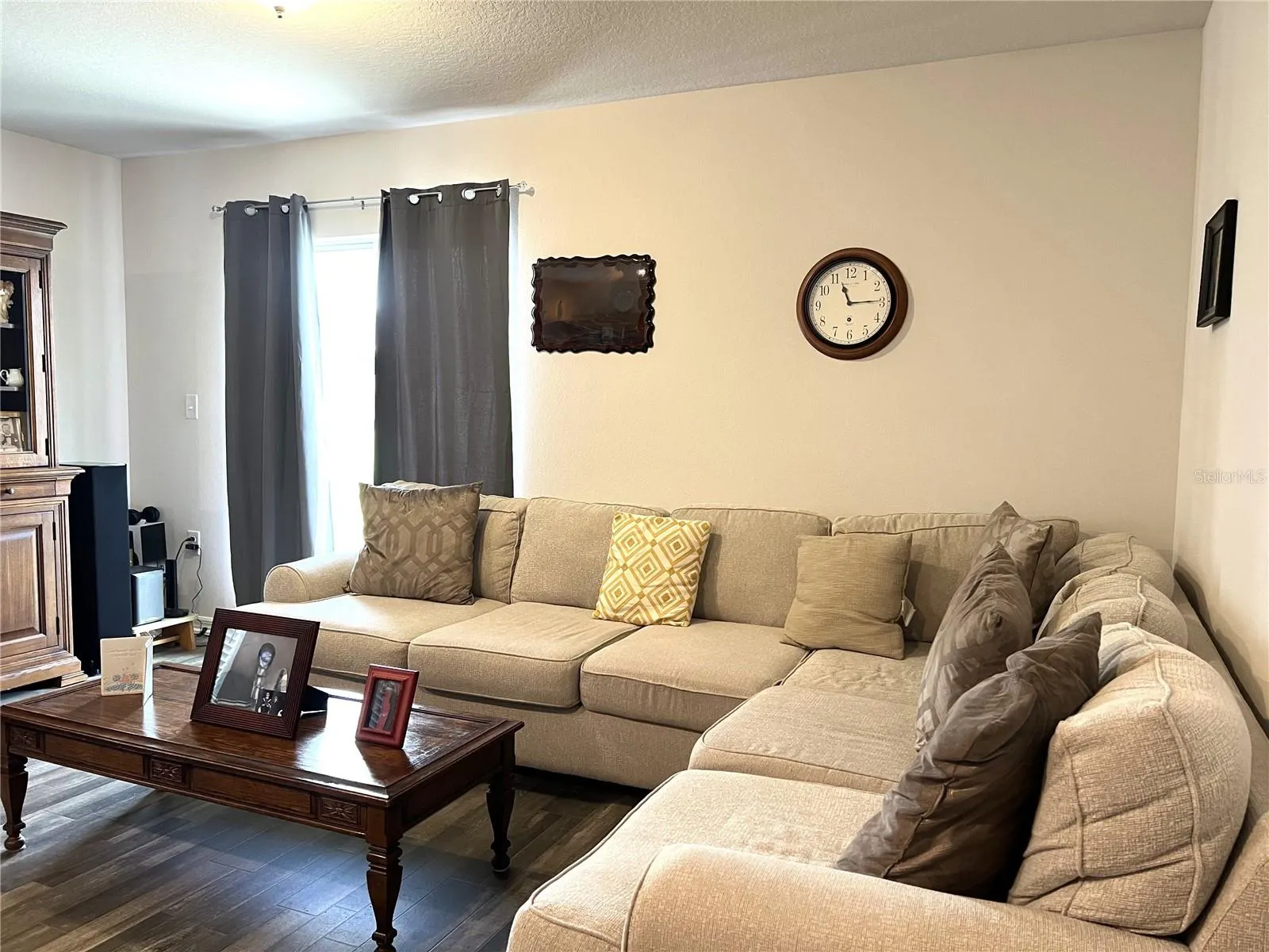 305 CAMELLIA CT