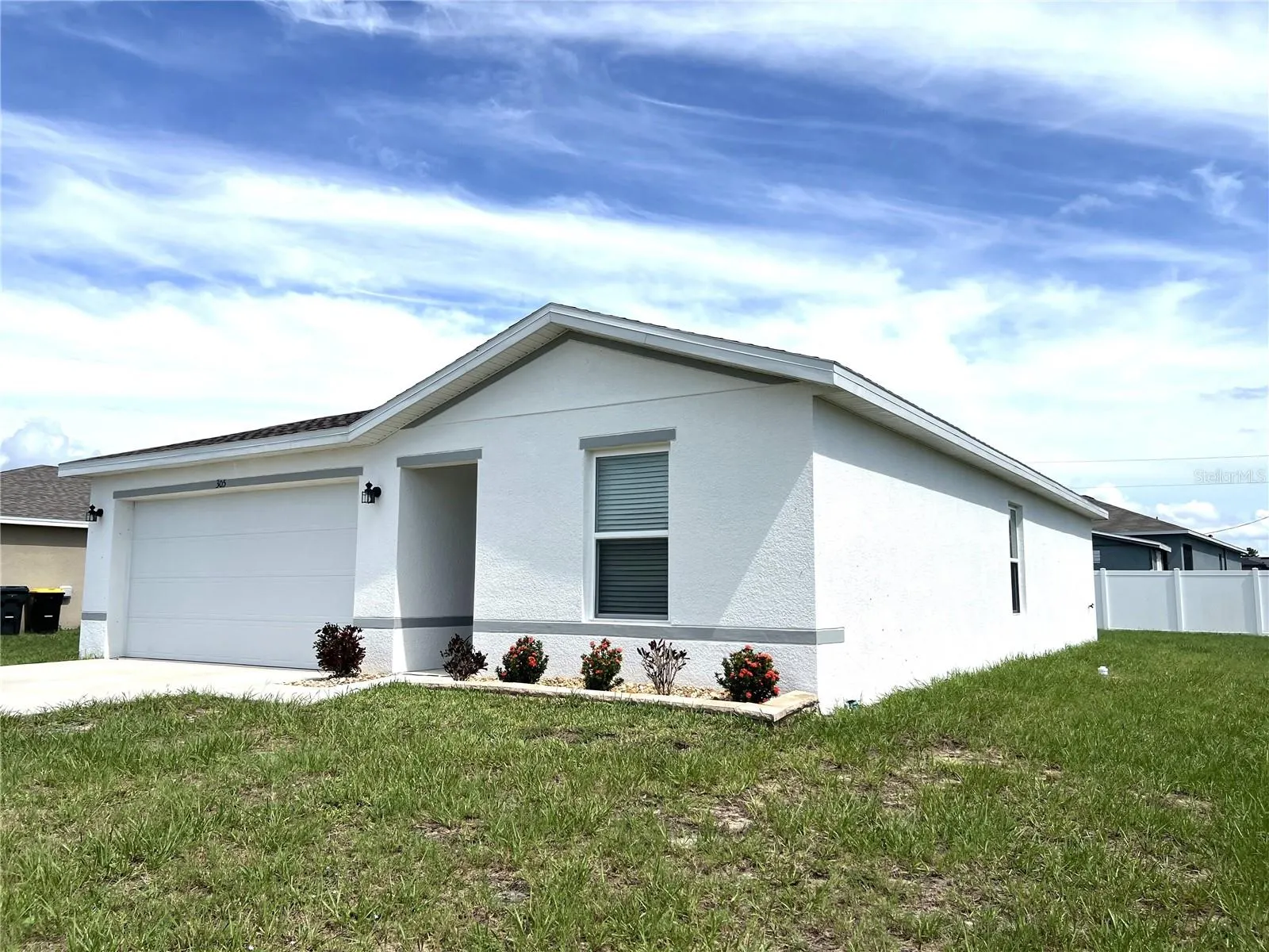 305 CAMELLIA CT