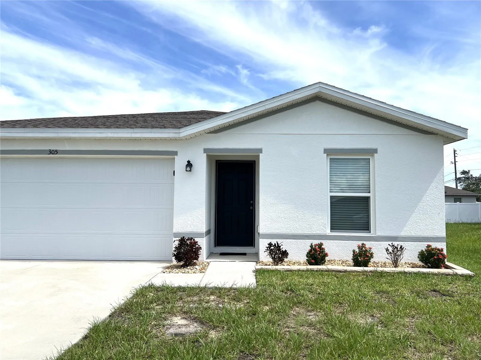 305 CAMELLIA CT