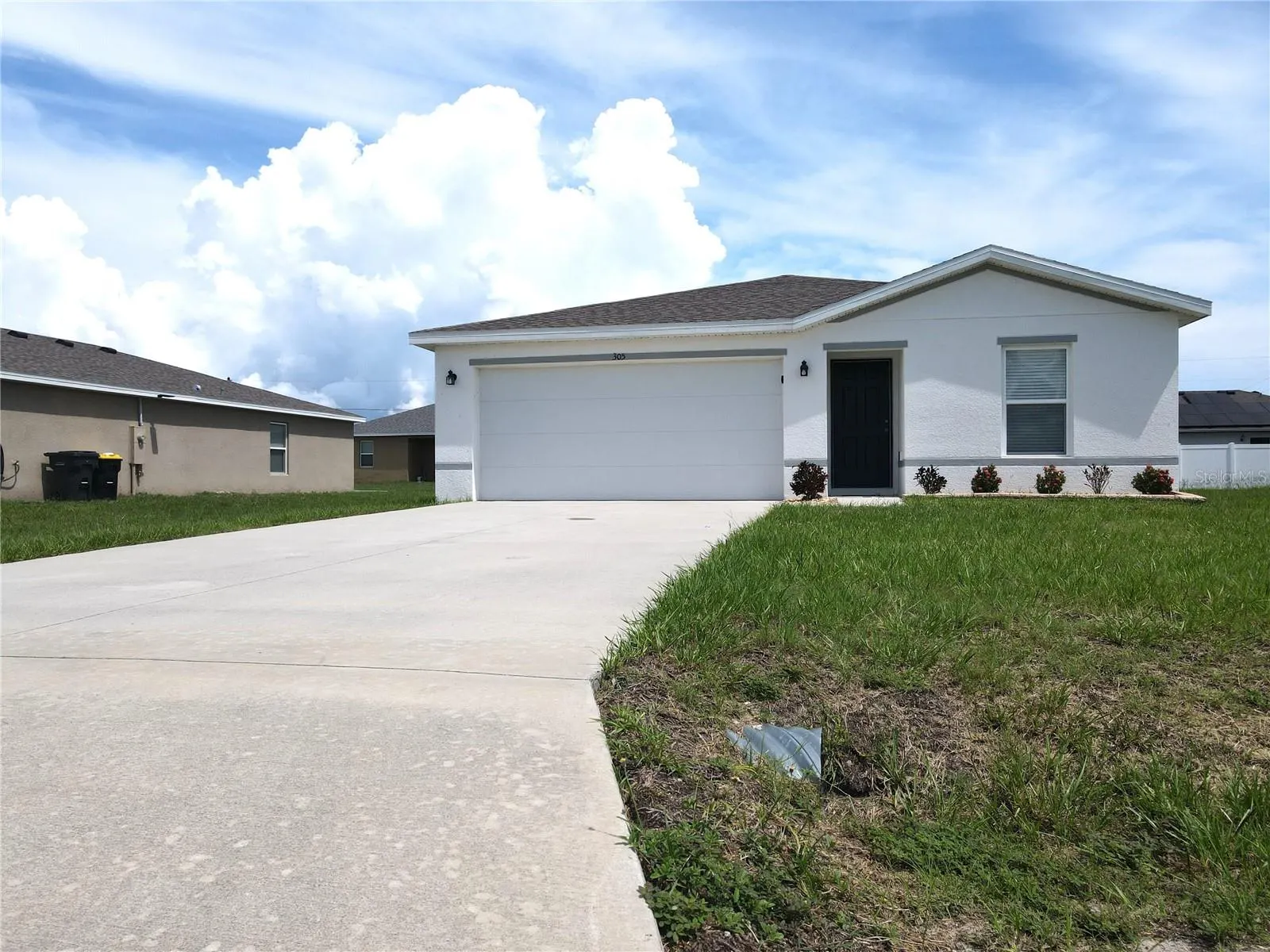 305 CAMELLIA CT
