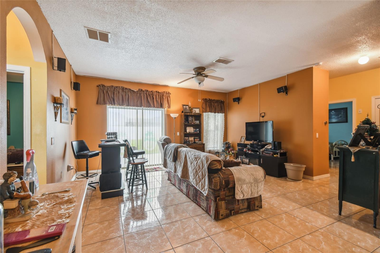 2703 PEARL CT